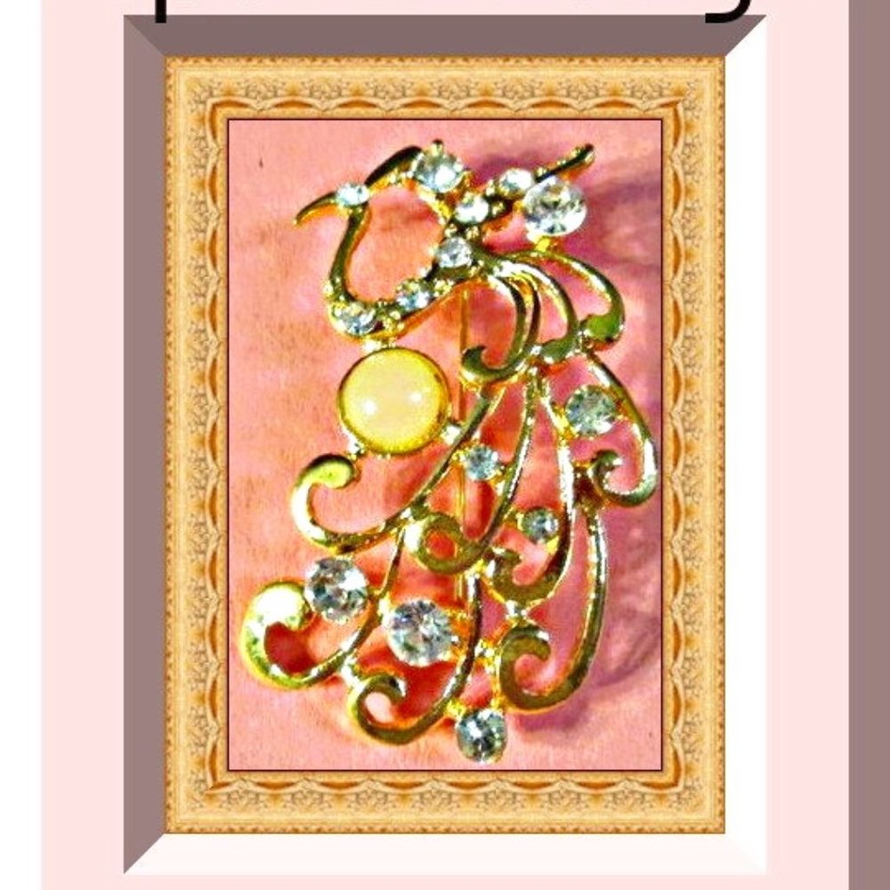 Gold Tone Peacock Design Brooch With Clear Crystals & White Bead